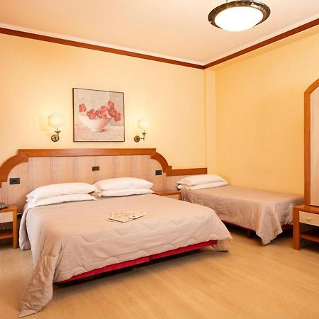 Hotel Promenade Montesilvano Marina Buitenkant foto